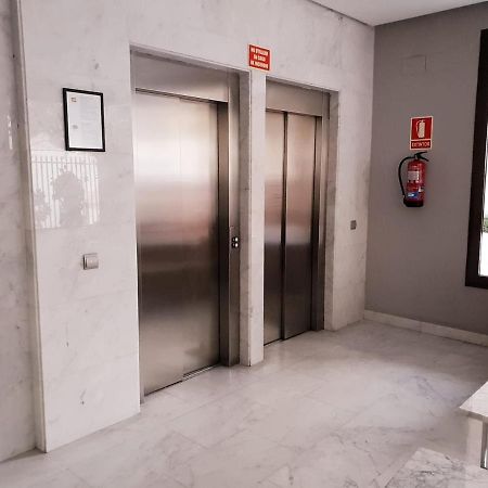 Apartment Close To Airport, Ifema Madrid Luaran gambar