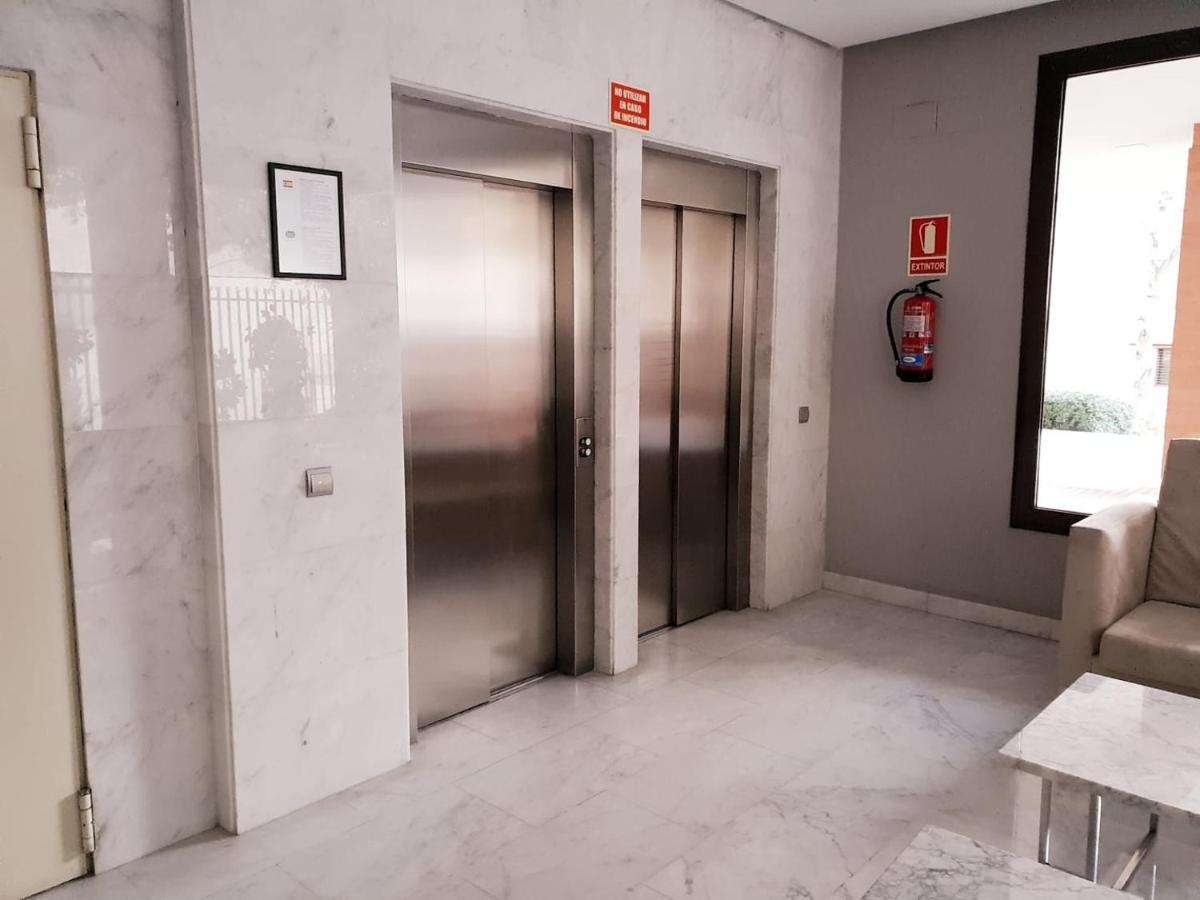Apartment Close To Airport, Ifema Madrid Luaran gambar